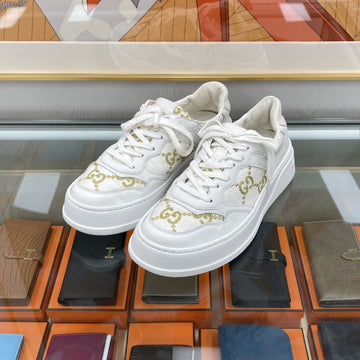 GUCCI レザーエンボススニーカー ホワイト 670408 153852056