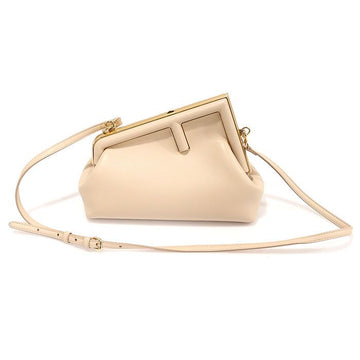 FENDI 8BP129 ベージュナッパ ゴールドロゴ ファースト スモール クラッチショルダーバッグ 153853698
