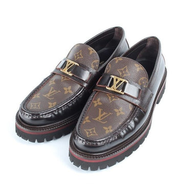 Louis Vuitton Monogram Loafers 7.5 153955545
