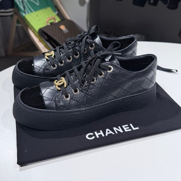 CHANEL Victor Quiz Black Sneakers 153977035