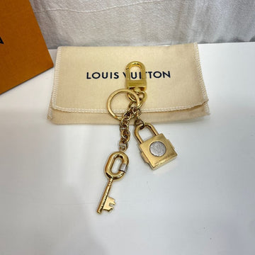 Louis Vuitton Lock Key Keyring Key Holder 154054684