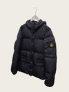 STONE ISLAND Schwarze Wappen Crinkle-Back Hoodie-Padding-Jacke 154070733 [P]