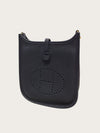HERMES Schwarze Noire Goldene Évelyne 16 Y 154070924 [P]
