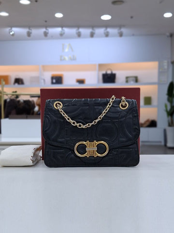 SALVATORE FERRAGAMO 間違いなく肩掛けバッグ 21H168 154072609