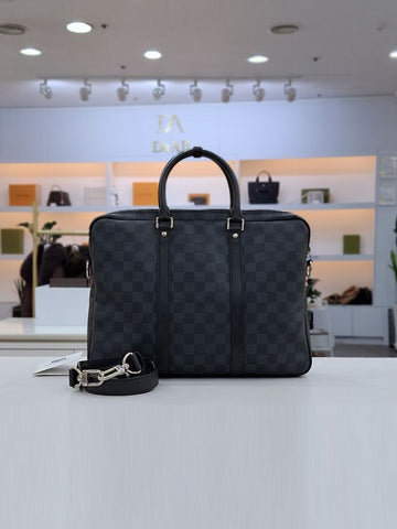 LOUIS VUITTON Dokumententasche PM 154159934