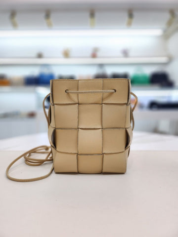 BOTTEGA VENETA カセットクロスボディバケットクロスバッグ 680218 154160455