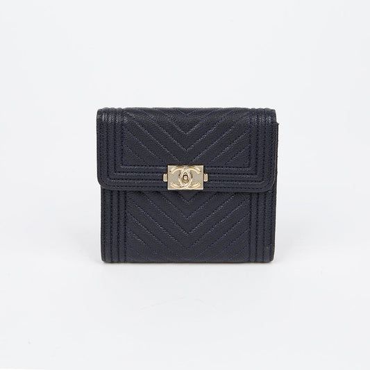 CHANEL キャビア ボーイ フラップ 二つ折り財布 A80734 153890857