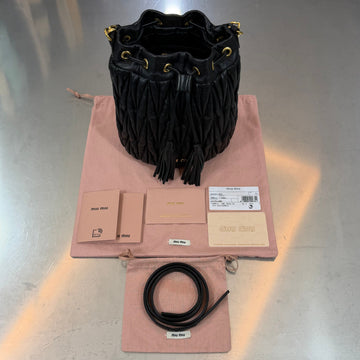 MIU MIU レザー バケットバッグ ブラック 154253301