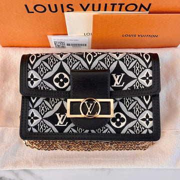 Louis Vuitton Dauphine Crossbody Bag Chain Wallet M69992 154278407