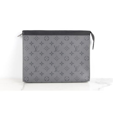LOUIS VUITTON Clutch Voyage Grau MM 154382261
