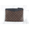 Louis Vuitton Daily Pouch Clutch Black 154506158 [P]