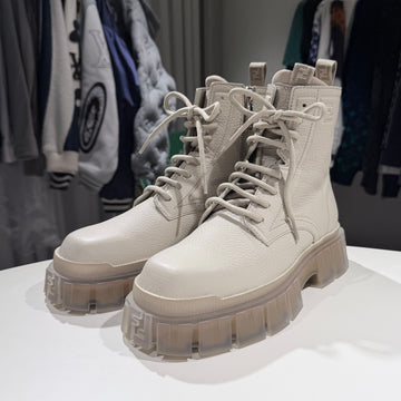 FENDI フォースコンバットワーカーブーツ レザー 革 アイボリー 154507250