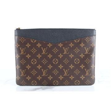 Louis Vuitton Daily Pouch Clutch Black 154526555