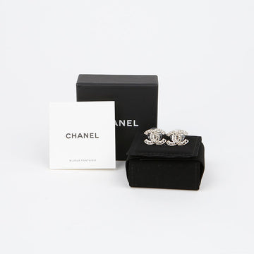 CHANEL CC Logo Earrings 154327560