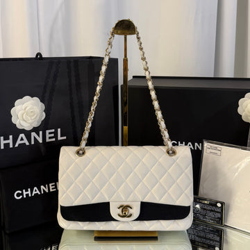 CHANEL クラシックミディアムフラップバッグ ホワイト A01112 154699957