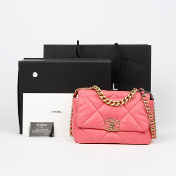 CHANEL ミディアム ピンク ラムスキン 19 チェーン ショルダーバッグ 29174262