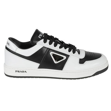 PRADA 三角ロゴダウンタウンスニーカー ブラックホワイト 2EE364 3LKG F0967 142950545