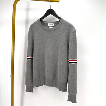 THOM BROWNE ミラノステッチ アームバンド ニット グレー (MKA326A) 155006011