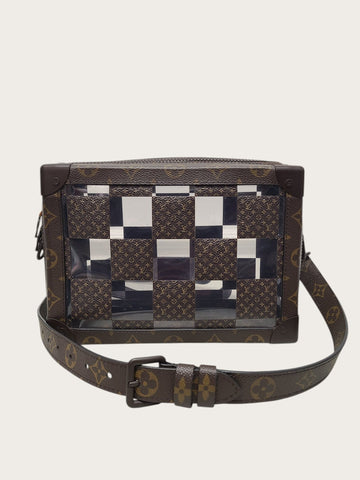 LOUIS VUITTON Monogram Damier Muster PVC Chess Soft Trunk Bag 140630479