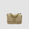 CHANEL 19バッグ フラップバッグ 中 ベージュ AS1160 内蔵チップ 155020920 [P]