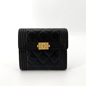CHANEL Klassische Lammleder Geldbörse mit goldfarbenem Logo 155351417
