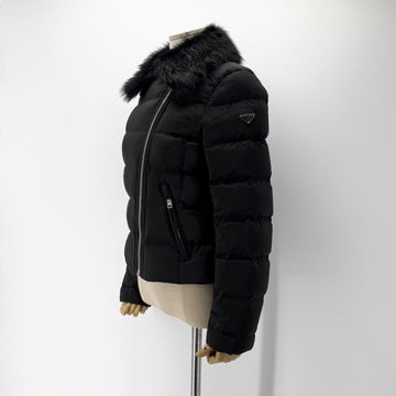 PRADA リナイロン三角ロゴ女性ショートダウンジャケット 155351627