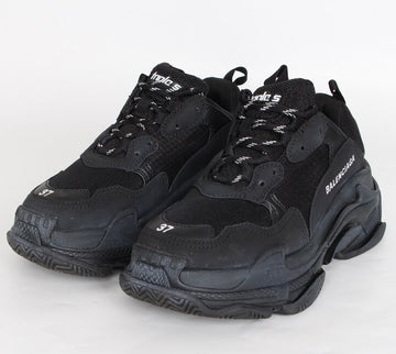 BALENCIAGA トリプルSスニーカー ダーティ ブラック 37(240) 155375019