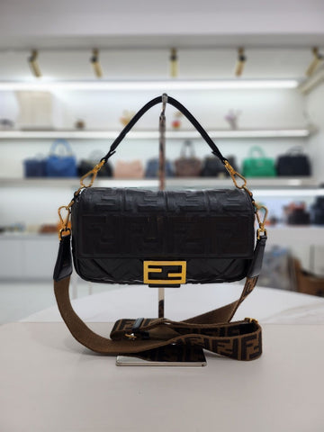 FENDI Baguette-Leder schwarz mittel Tragetasche und Crossbody 8BR600 155455060