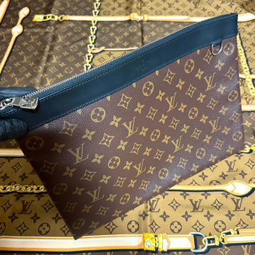 LOUIS VUITTON Clutch 155479910