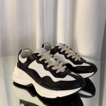 GUCCI (39.5) レザーライトンスニーカー 155486340
