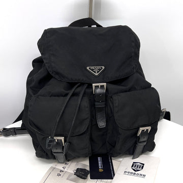 PRADA 三角ロゴナイロンバックパックミディアムブラック 155553778