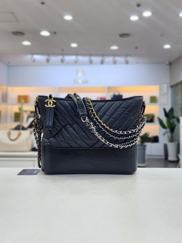 CHANEL Chevron Gabriel Hobo Bag Large Gold Hardware 26 Series A93824 155617612