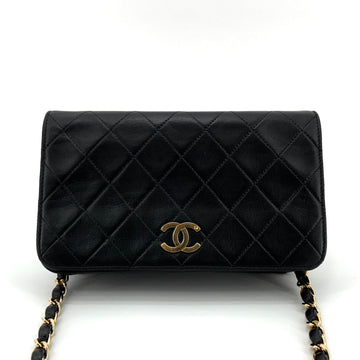 CHANEL クラシックラムスキンマトラッセフラップショルダーバッグ 155921256