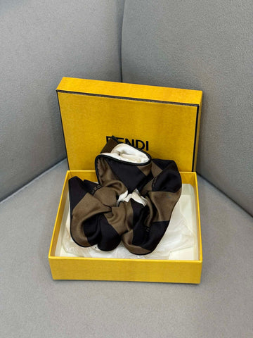 FENDI シュシュ チューブ スクランチ ヘアバンド 155941074