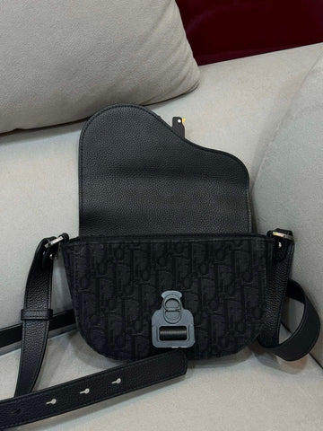 DIOR オブリークサドルミニフラップストラップメッセンジャークロスバッグ 155942259