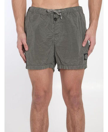 STONE ISLAND Econyl-Shorts aus Nylon in Militärgrün K1S15 B100006 S0043 V0054 151103632