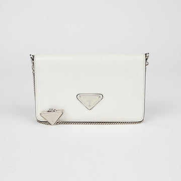 PRADA 三角ロゴチェーンショルダークロスバッグ 155889092