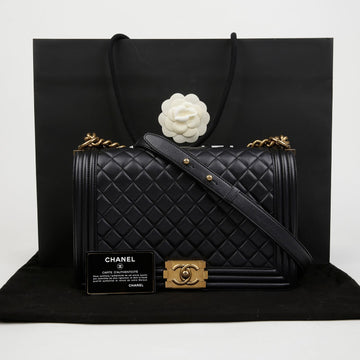 CHANEL ラージショルダークロスバッグ A92193 155593605