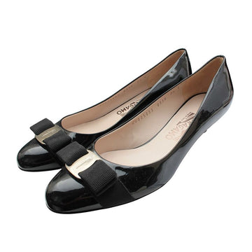SALVATORE FERRAGAMO Schwarze Patentpumps 7 1/2 155953701