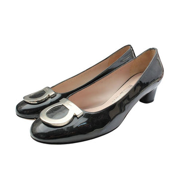 SALVATORE FERRAGAMO ブラック パテント レザー ポンプ 7C 155960942