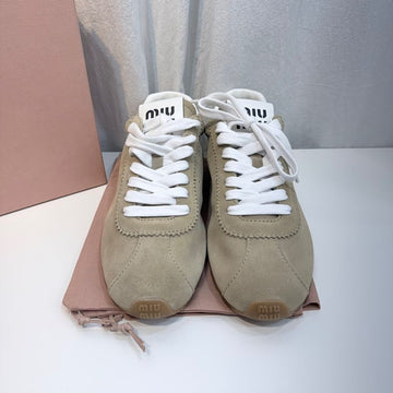 MIU MIU プルームスウェードベージュスニーカー(39) 155989410