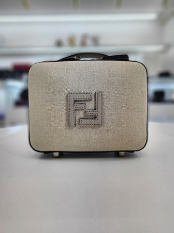 FENDI FFログ キャンバス ショルダー クロスバッグ 7VA552 AHU6 156050725