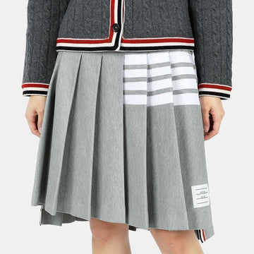 THOM BROWNE 22 F/W 女性斜めミディアムプリーツスカート(グレー) FJK070A J0008 055 54669258
