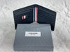 THOM BROWNE 男性用ペブルグレインレザー二つ折り財布 ブラック MAW023A 00198 001 152569314 [P]