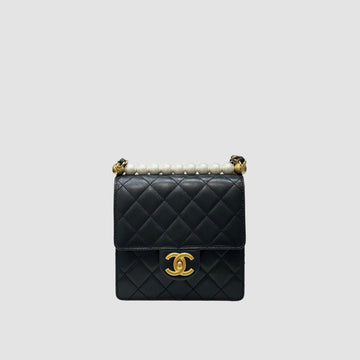CHANEL Vintage Klappe Perlen Crossbody Tasche Schwarz AS0584 29 156165367