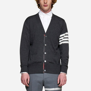THOM BROWNE Merinowoll klassische V-Neck Cardigan MKC002A Y1014 022 55827020