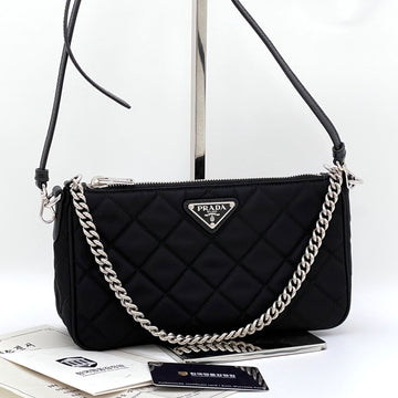 PRADA 三角ロゴナイロンキルティングチェーンショルダーバッグ ブラック 156245011