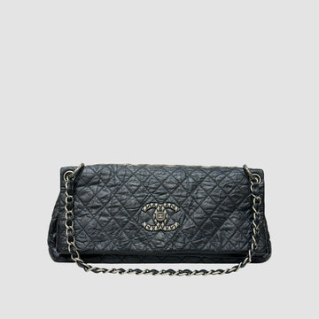 CHANEL ヴィンテージ ブラック クラシック カーフスキン フォールドオーバー ショルダーバッグ 156245959