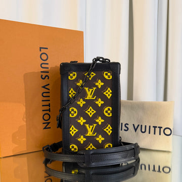 LOUIS VUITTON Monogram vertikaler weicher Trunk Crossbody Tasche 156442110