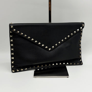 VALENTINO ロックスタッズ フラップ クラッチバッグ ブラック 156512515